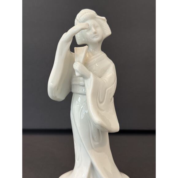 Vintage White Porcelain Geisha Figurine Woman w/ Fan Marked 1443 Crossed Swords - Picture 5 of 8